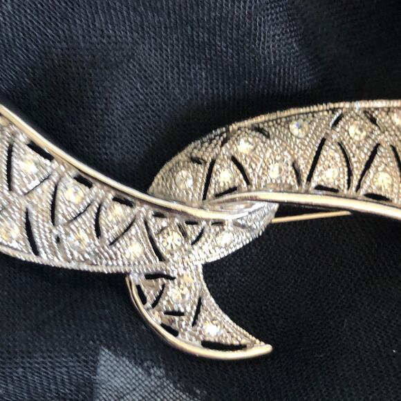 Vintage Art Deco Silver Tone Pave with Crystal Rhinestones Brooch Pin - Picture 4 of 7